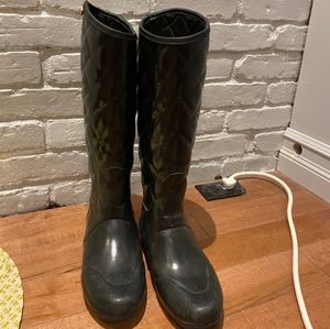 Hunter boot with socks